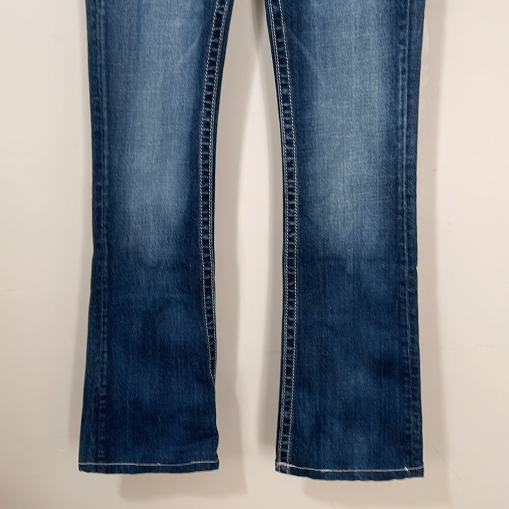 ☀️Sale☀️ Miss Me denim boot cut jeans embroidered and embellished size 29 waist - Picture 3 of 11